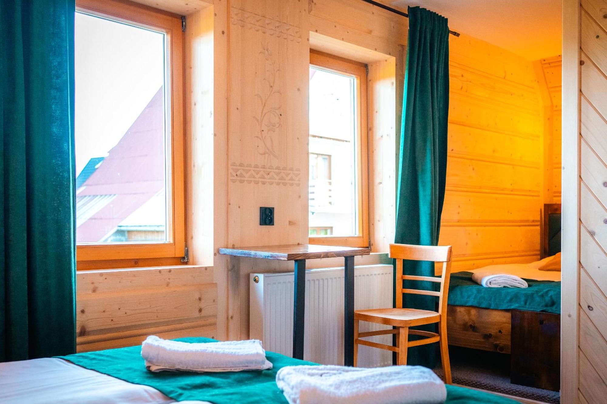 Apartamenty Dwupoziomowe Stasikowe Izby 布库维纳塔然斯卡 外观 照片
